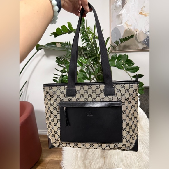 🔥SOLD🔥Authentic Gucci Beige GG Supreme Canvas Tote with Black Leather Pocket - Picture 9 of 17